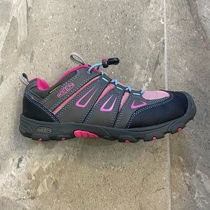 KEEN Waterproof Hiking Shoes Women’s Size 4